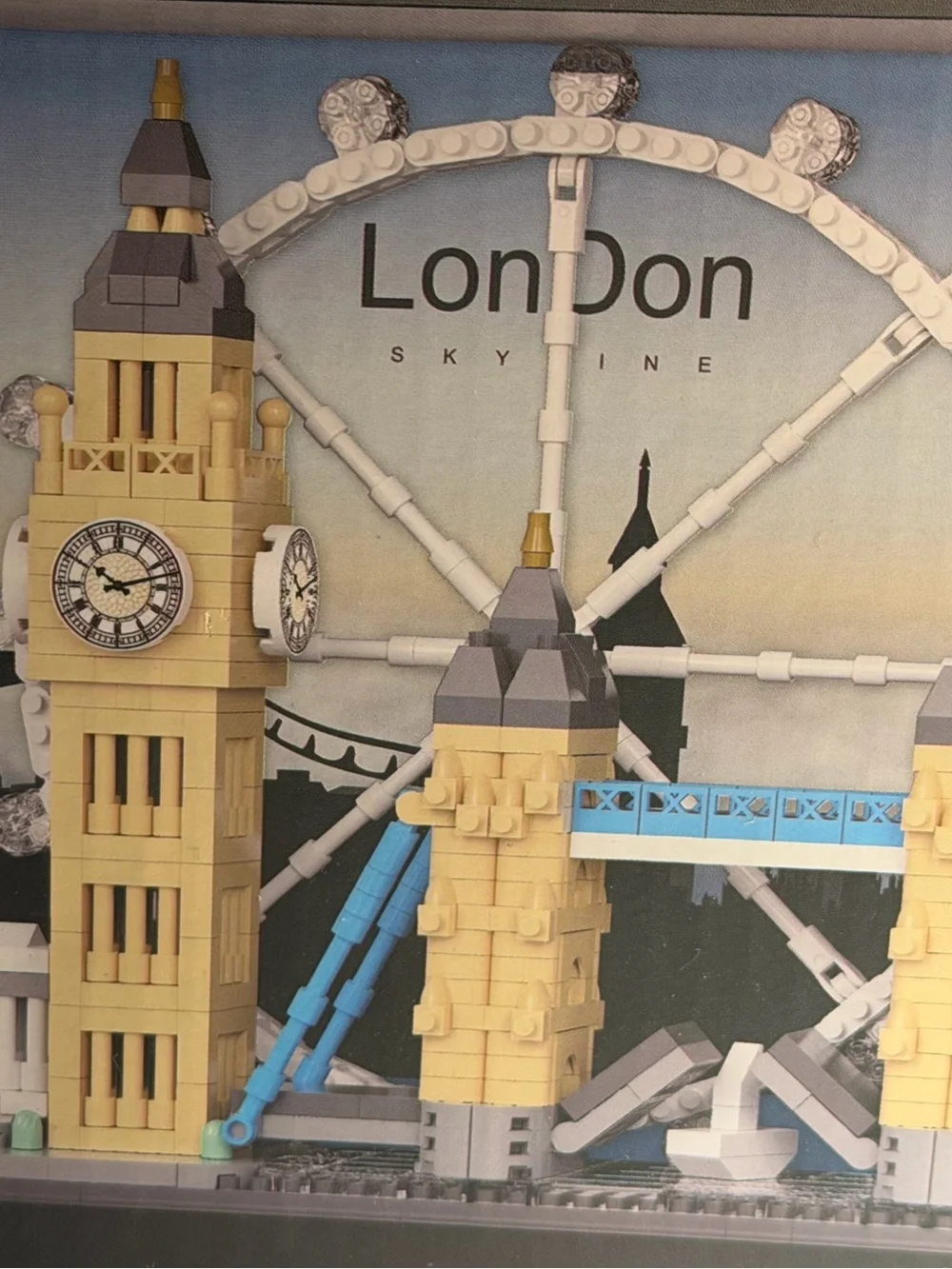 CITY-SKYLINE London Landmark Shadowbox Building Set! New